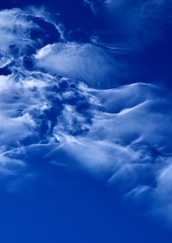 明るい青い空の雲 スマホ 壁紙 自然 Iphoneチーズ