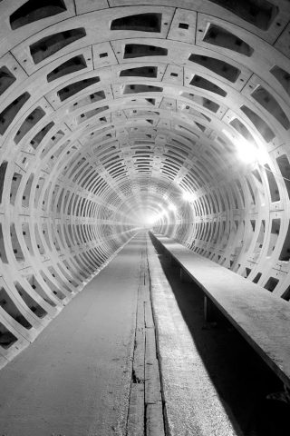 地下トンネル建設iPhone8壁紙