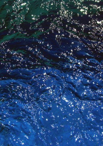 光沢のある水の質感の反射iPhone 6/Android壁紙